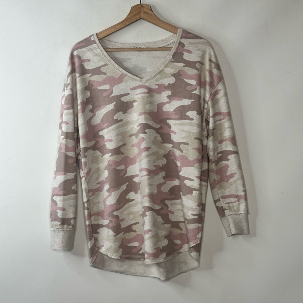 Z SUPPLY Womans Sweatshirt Pullover V Neck Raw Hem Camo Beige Ivory Pink SZ XS